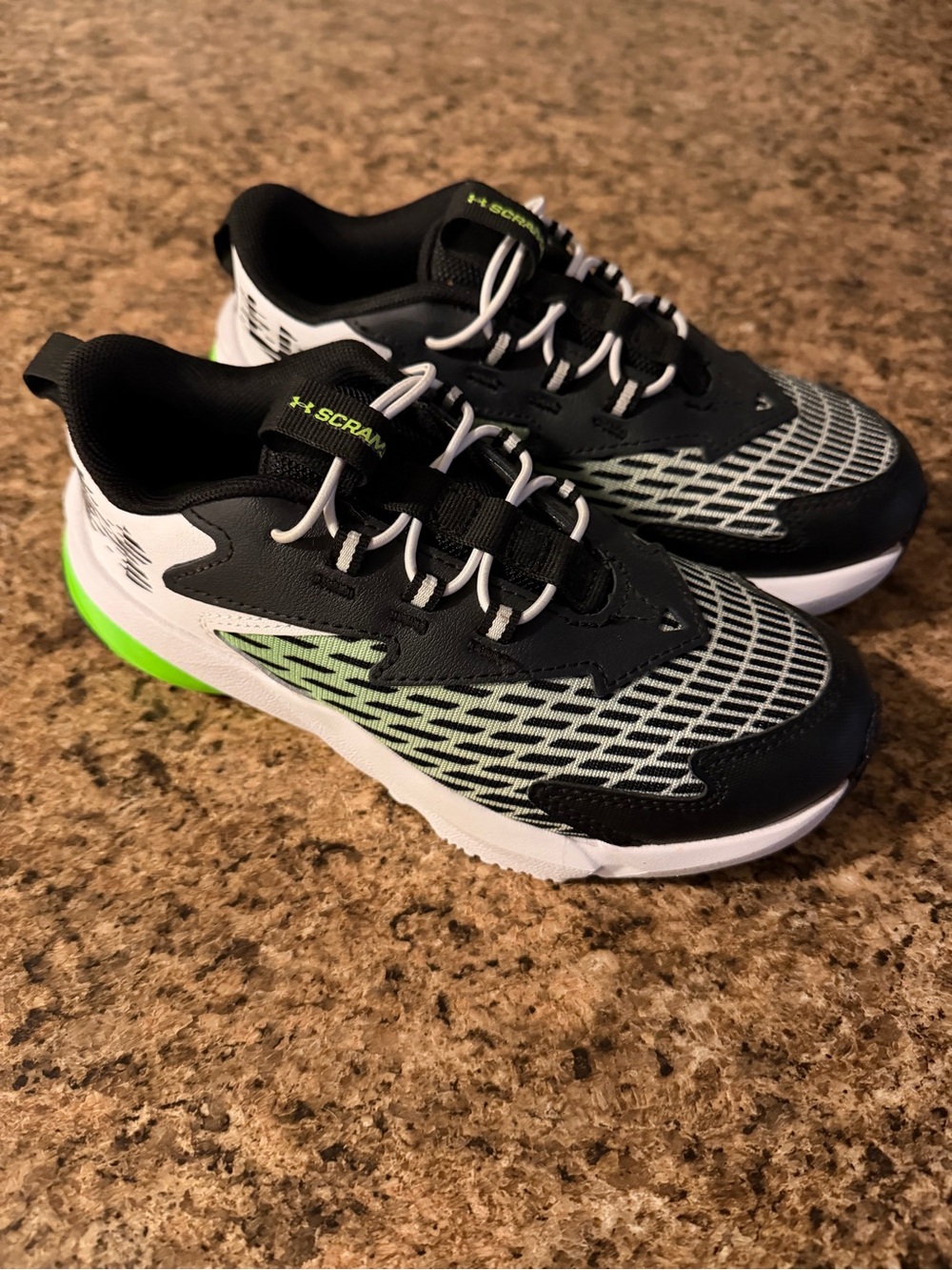 Under Armour Scramjet VII Boys No Tie Sneakers(1y)